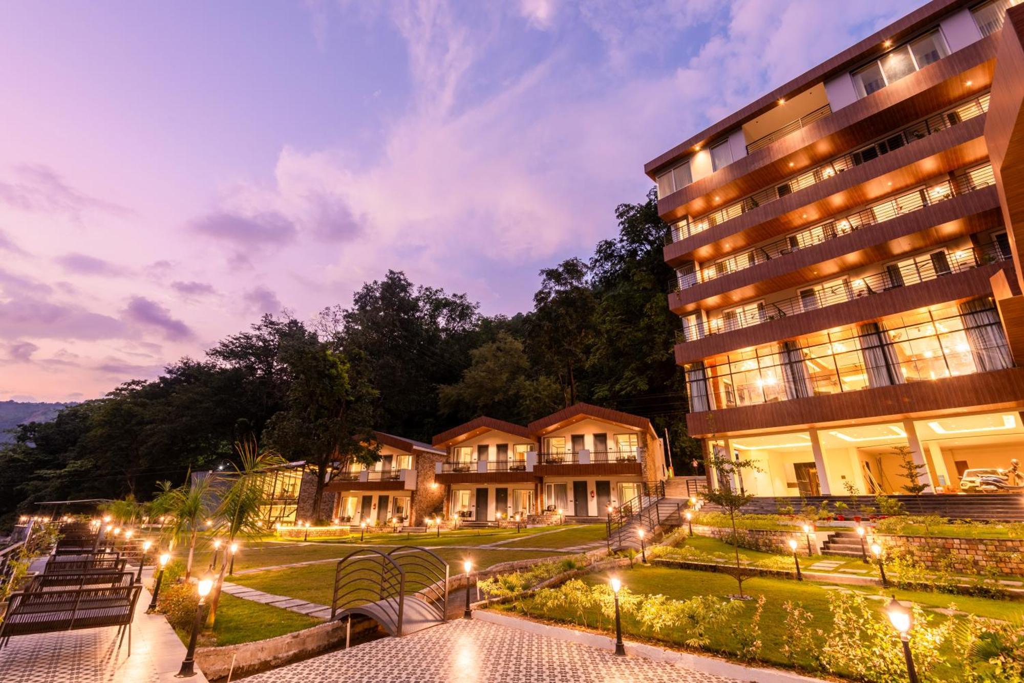 Dls Divine River Resort And Spa, Rishīkesh 외부 사진
