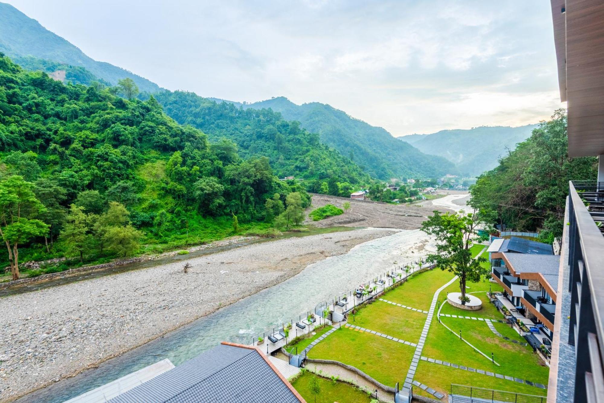 Dls Divine River Resort And Spa, Rishīkesh 외부 사진