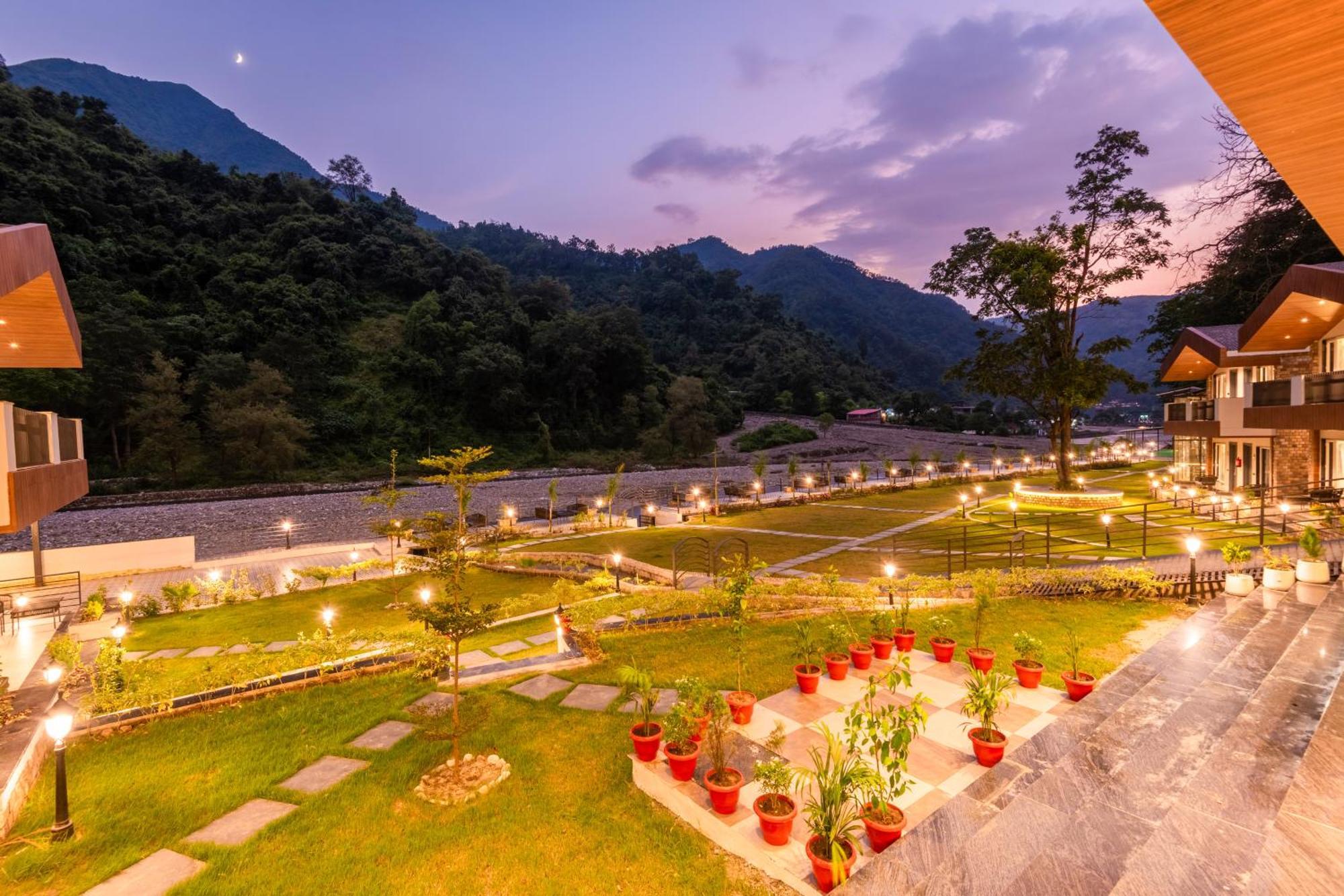 Dls Divine River Resort And Spa, Rishīkesh 외부 사진