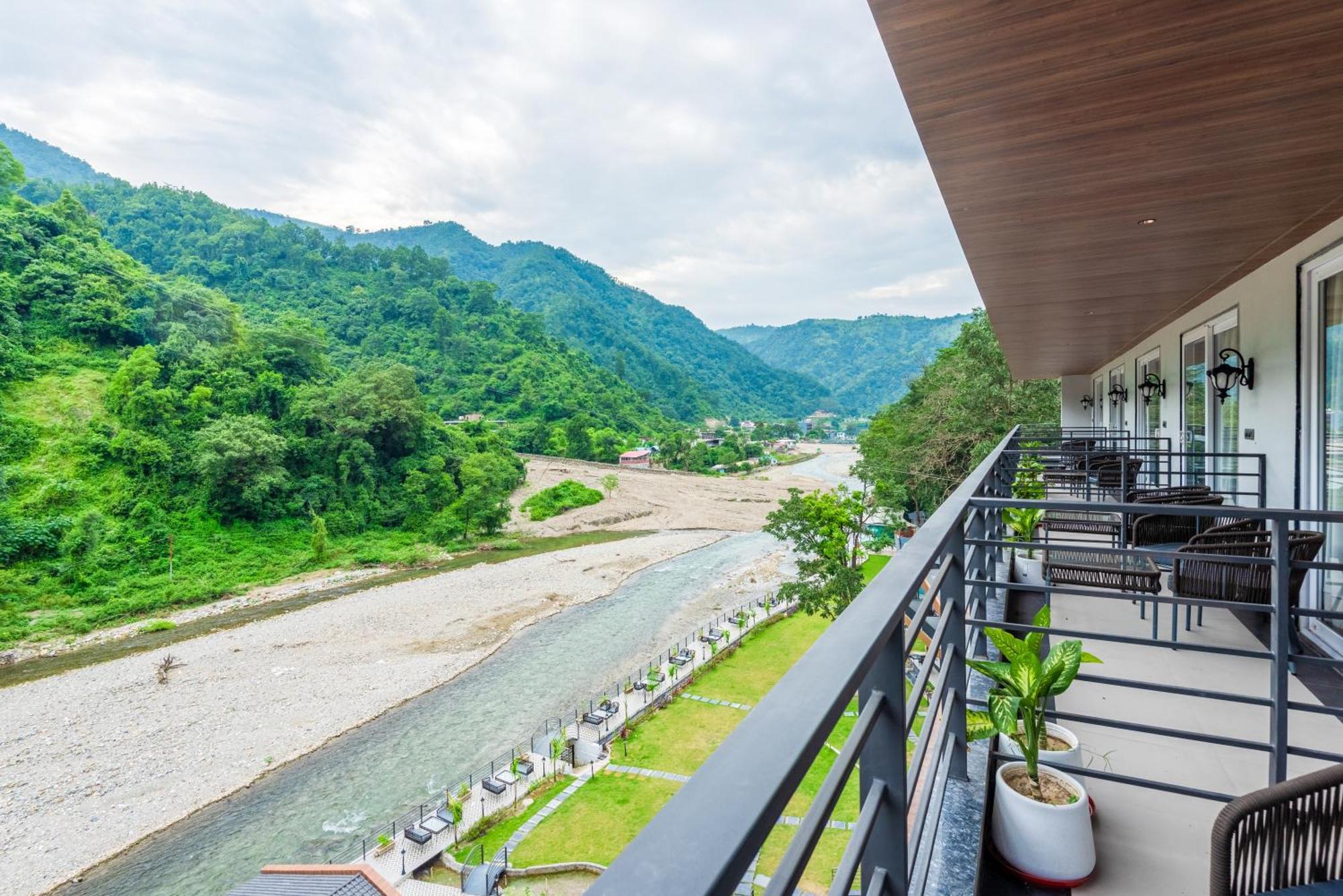 Dls Divine River Resort And Spa, Rishīkesh 외부 사진