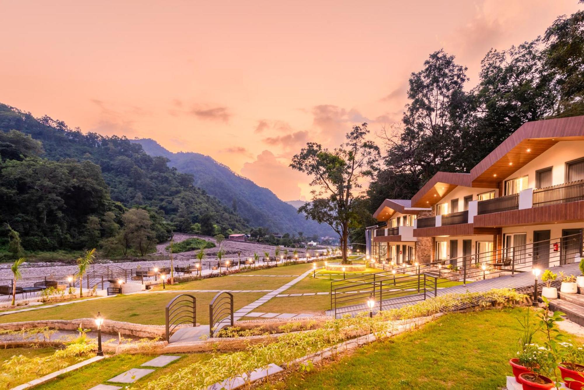 Dls Divine River Resort And Spa, Rishīkesh 외부 사진