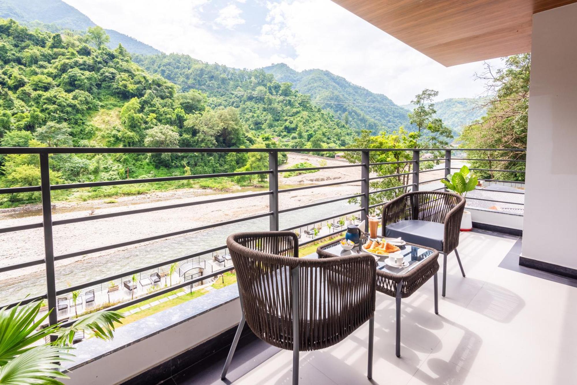 Dls Divine River Resort And Spa, Rishīkesh 외부 사진